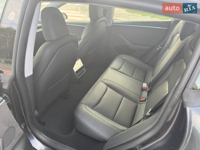 Седан Tesla Model 3 2024 в Новомосковске