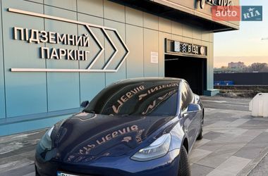 Седан Tesla Model 3 2019 в Києві