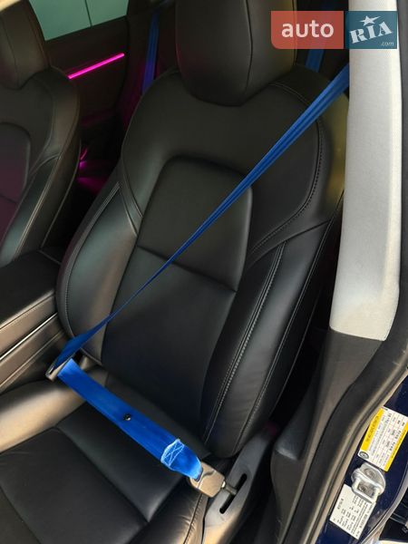 Седан Tesla Model 3 2019 в Киеве