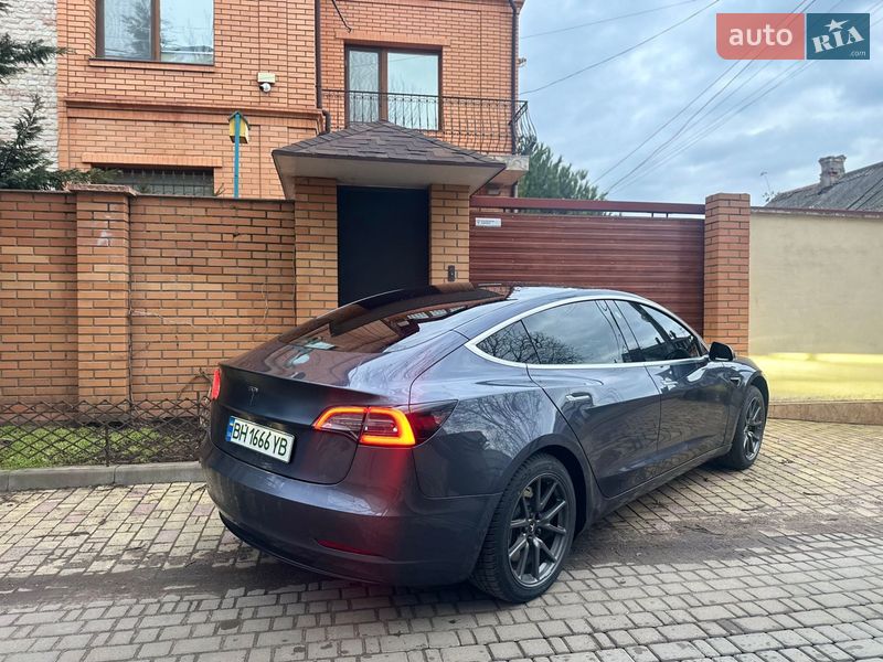Седан Tesla Model 3 2019 в Одессе
