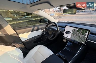 Седан Tesla Model 3 2018 в Черкассах