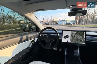 Седан Tesla Model 3 2018 в Черкассах