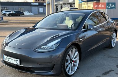 Седан Tesla Model 3 2018 в Черкассах