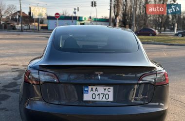 Седан Tesla Model 3 2018 в Черкассах