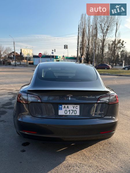 Седан Tesla Model 3 2018 в Черкасах