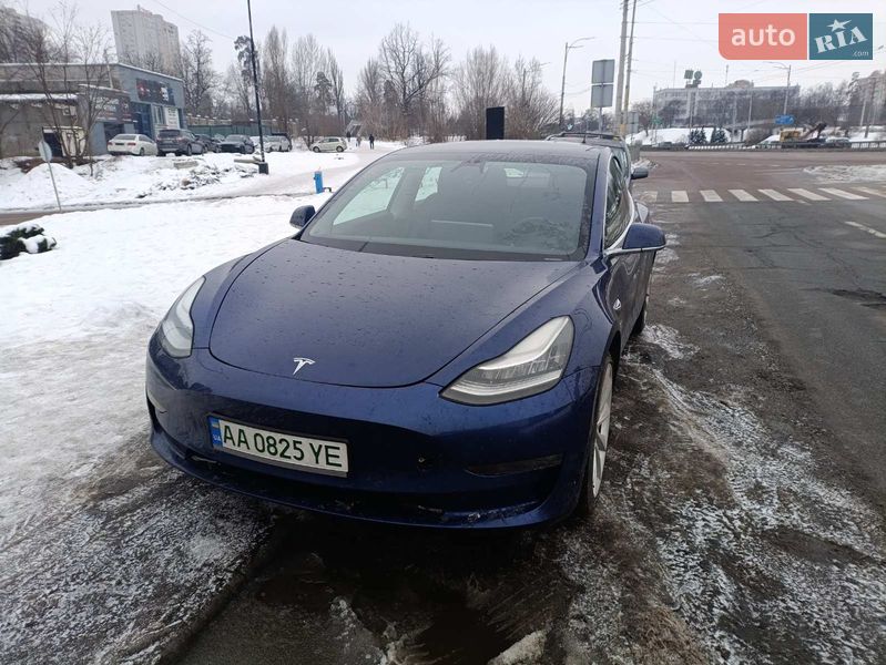 Седан Tesla Model 3 2020 в Киеве