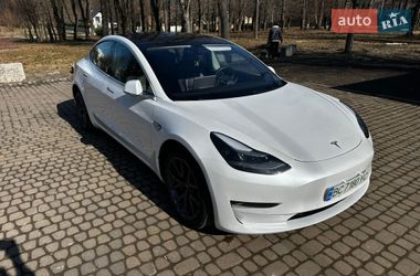 Седан Tesla Model 3 2019 в Львове