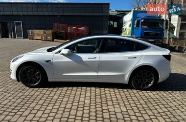 Седан Tesla Model 3 2019 в Львове