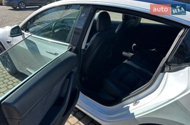 Седан Tesla Model 3 2019 в Львове