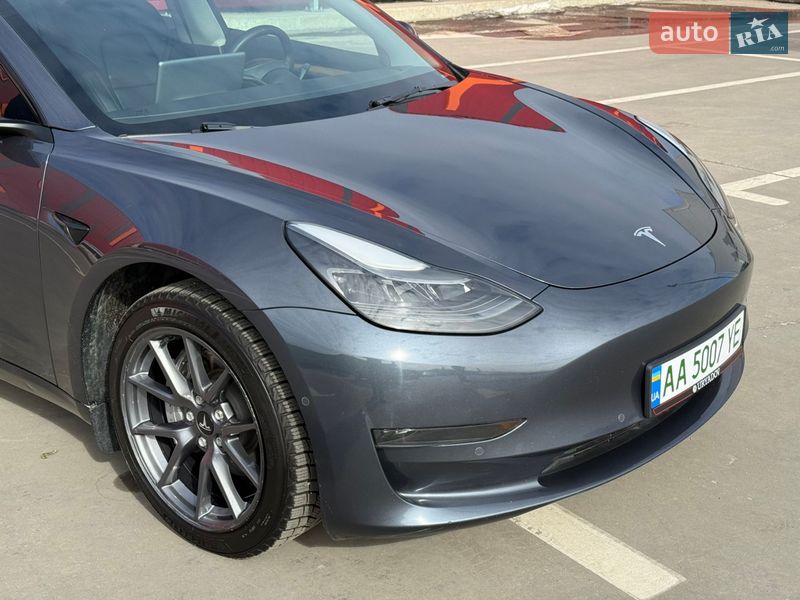 Седан Tesla Model 3 2022 в Києві
