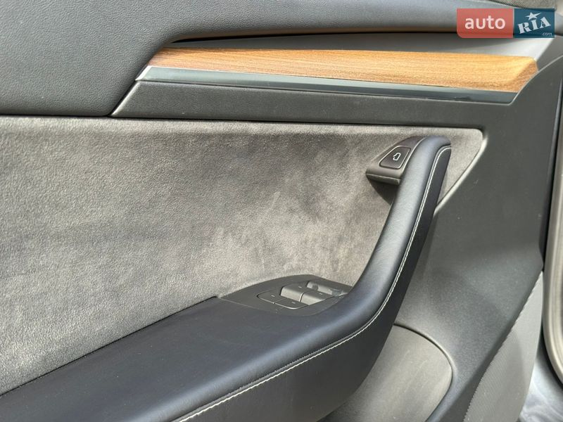 Седан Tesla Model 3 2022 в Києві
