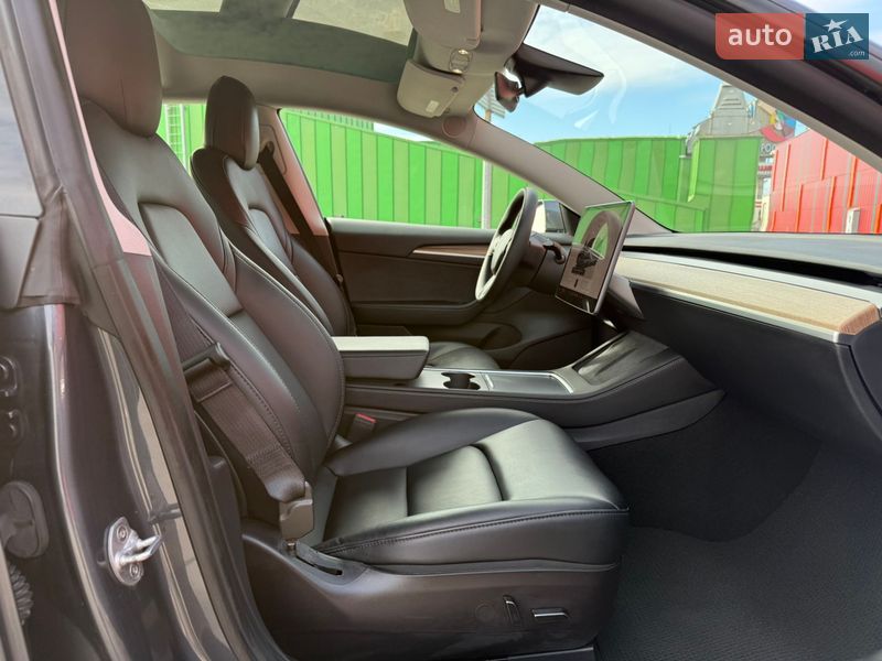 Седан Tesla Model 3 2022 в Києві