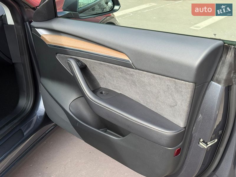 Седан Tesla Model 3 2022 в Києві