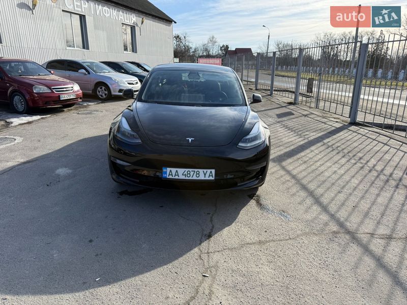 Седан Tesla Model 3 2021 в Звенигородке
