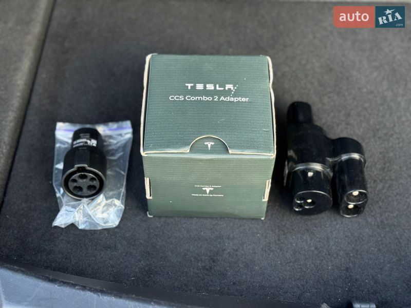 Седан Tesla Model 3 2022 в Черкасах