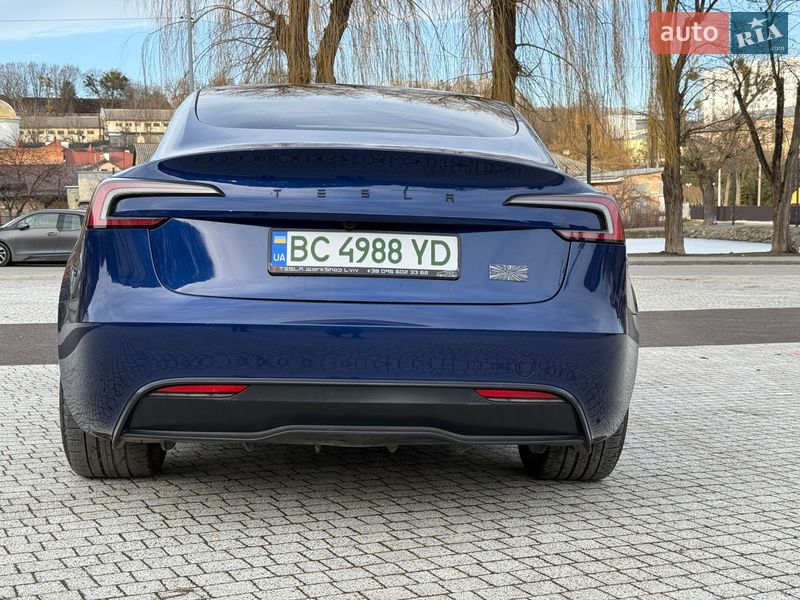 Седан Tesla Model 3 2024 в Львові