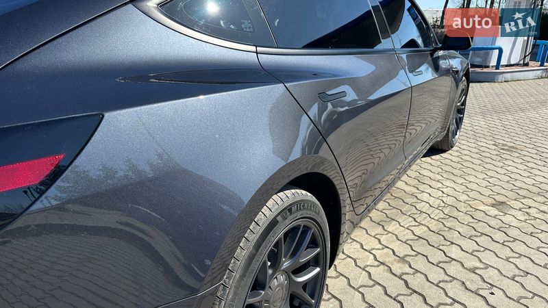Седан Tesla Model 3 2025 в Тульчине