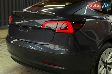 Седан Tesla Model 3 2022 в Львове