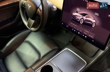 Седан Tesla Model 3 2022 в Львове