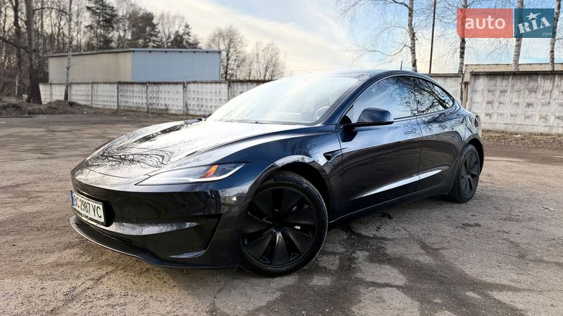 Седан Tesla Model 3 2024 в Новояворовске