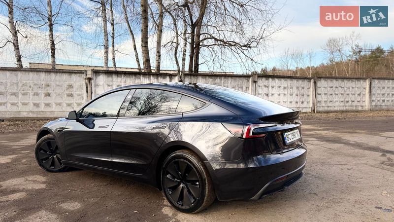 Седан Tesla Model 3 2024 в Новояворовске