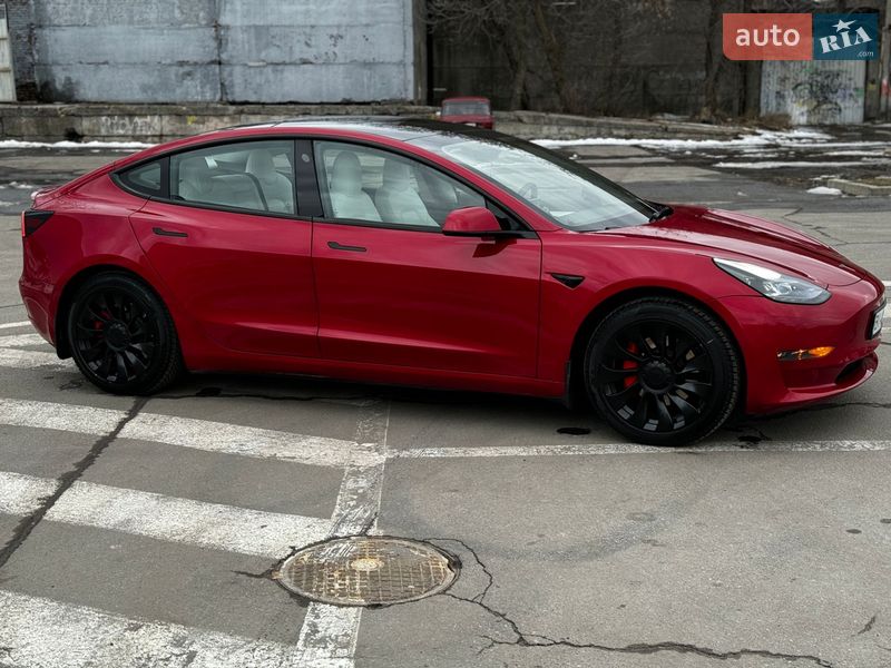 Седан Tesla Model 3 2021 в Полтаве