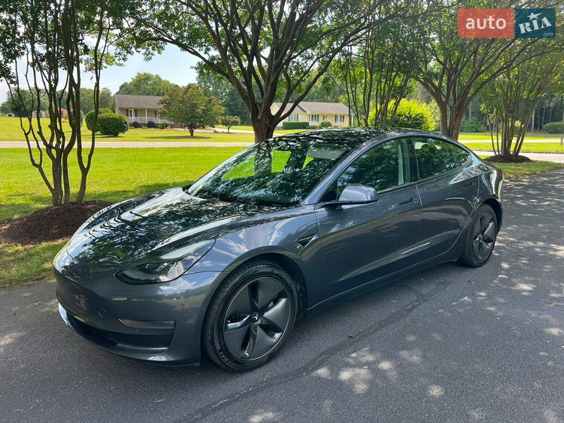 Седан Tesla Model 3 2021 в Днепре