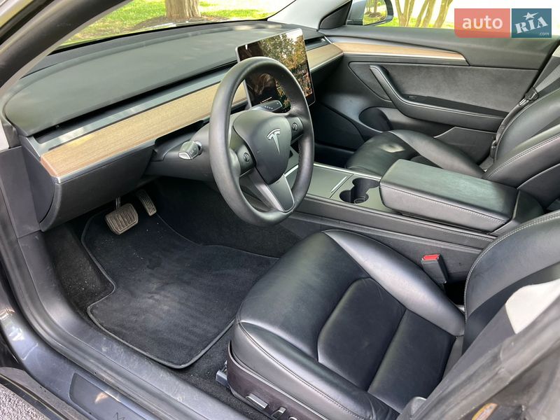Седан Tesla Model 3 2021 в Днепре