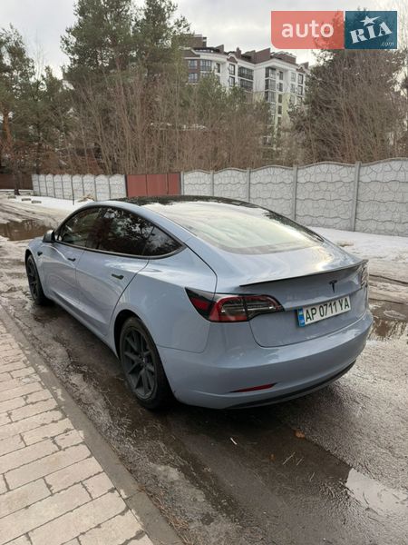 Седан Tesla Model 3 2021 в Киеве