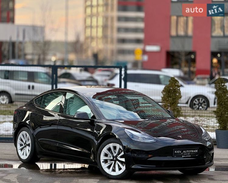 Седан Tesla Model 3 2022 в Києві