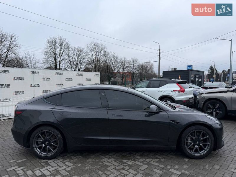 Седан Tesla Model 3 2020 в Луцке