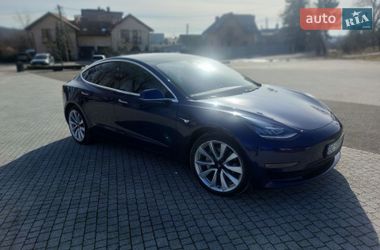 Седан Tesla Model 3 2020 в Львове