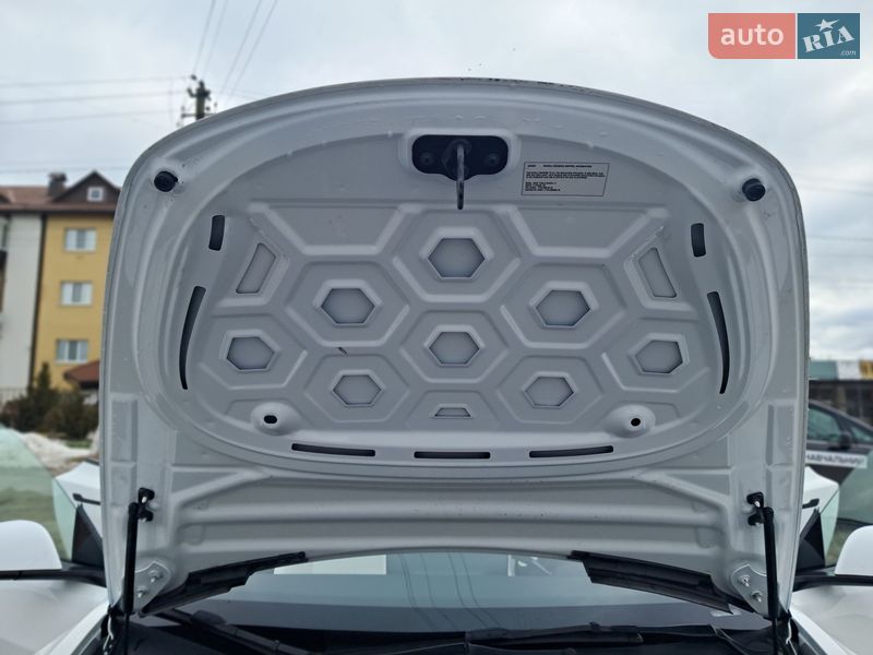 Седан Tesla Model 3 2023 в Києві фото 11 Седан Tesla Model 3 2023 в Києві