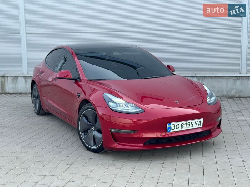 Седан Tesla Model 3 2021 в Ивано-Франковске