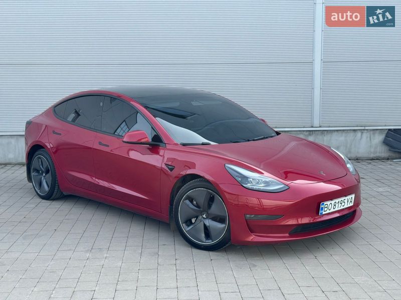 Седан Tesla Model 3 2021 в Ивано-Франковске