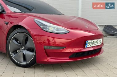 Седан Tesla Model 3 2021 в Ивано-Франковске