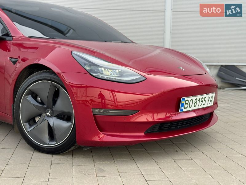 Седан Tesla Model 3 2021 в Ивано-Франковске