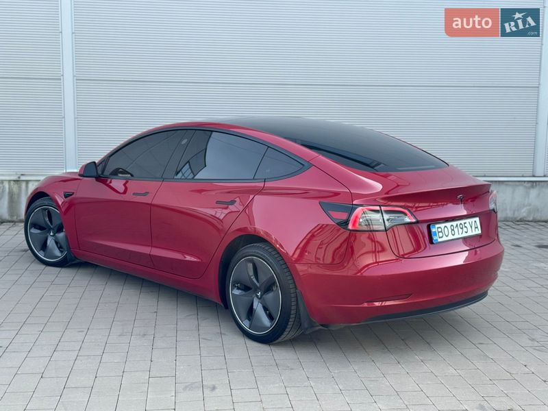 Седан Tesla Model 3 2021 в Ивано-Франковске
