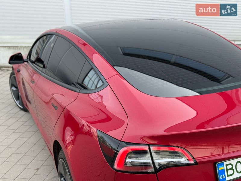 Седан Tesla Model 3 2021 в Ивано-Франковске