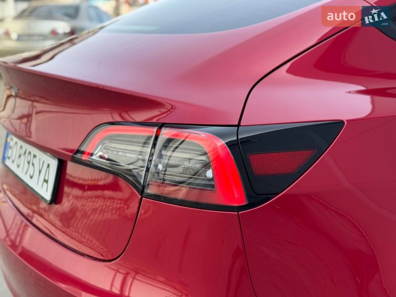Седан Tesla Model 3 2021 в Ивано-Франковске