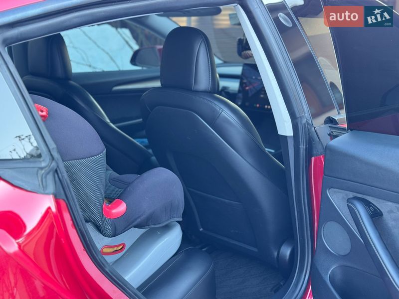 Седан Tesla Model 3 2021 в Ивано-Франковске