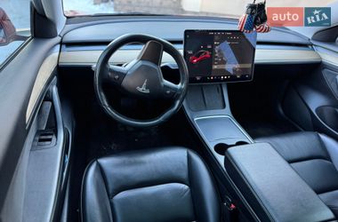 Седан Tesla Model 3 2021 в Ивано-Франковске
