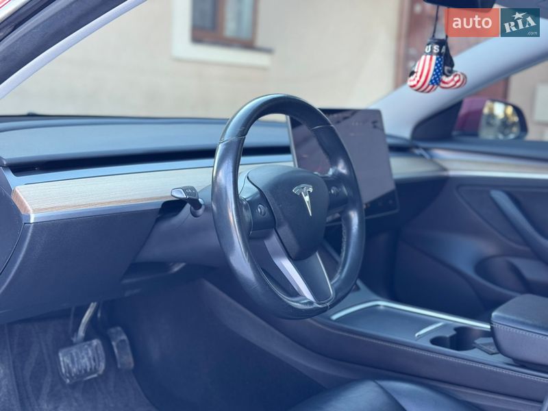 Седан Tesla Model 3 2021 в Ивано-Франковске