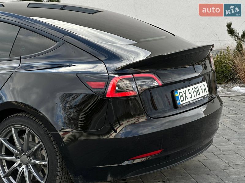 Седан Tesla Model 3 2021 в Луцьку