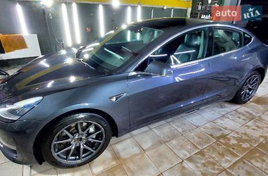 Седан Tesla Model 3 2018 в Львове