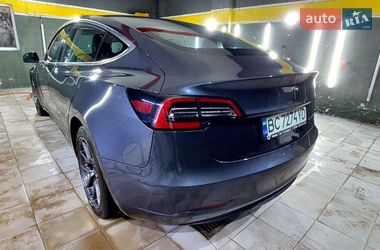 Седан Tesla Model 3 2018 в Львове