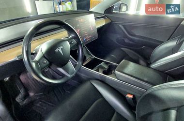 Седан Tesla Model 3 2018 в Львові