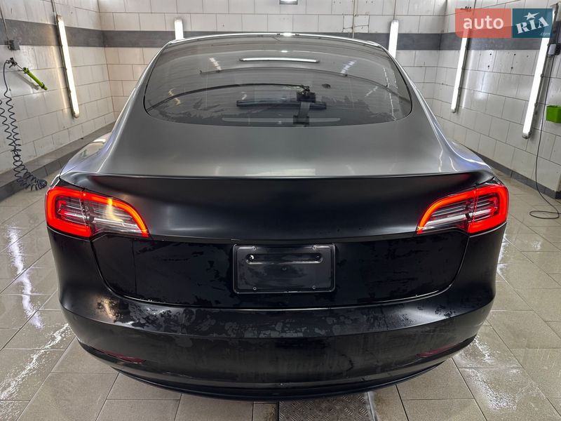 Седан Tesla Model 3 2020 в Киеве