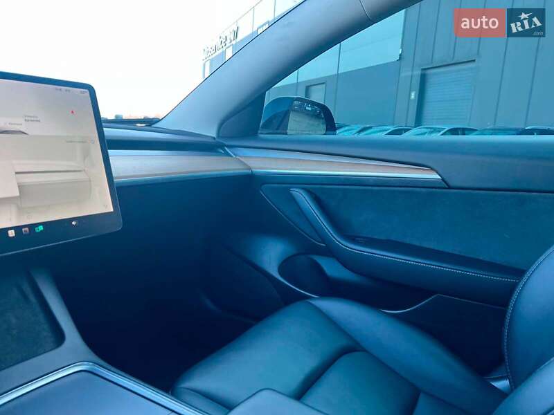 Седан Tesla Model 3 2022 в Львові