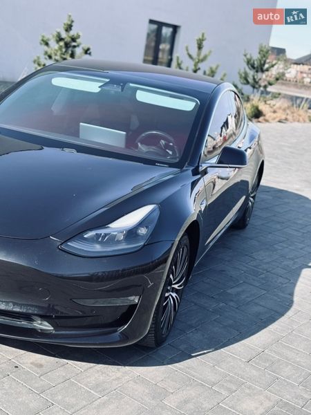 Седан Tesla Model 3 2018 в Луцьку